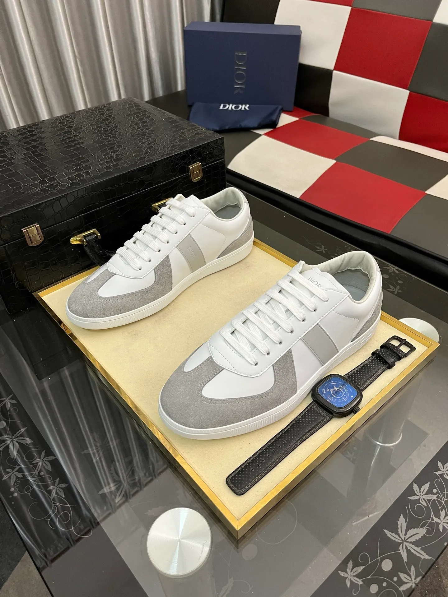 Men's shoes 💰380⌚️⌚️ 【Dior*DIAO】original quality.~ Unique modern style sneakers. 🏃A must-have casual shoe for trendy men😍😍 Original brand imported from Italy, imported original leather, sheep lining (refuses to discolor and grind feet) Sole: Original sole provided by the original factory, French lazy style design ⚠️Fit to the feet, original quality, super comfortable original sole. Code number: 38-448️⃣Colors available